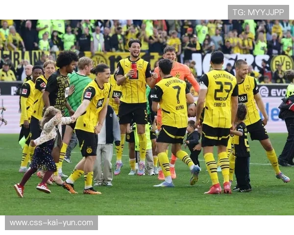 多特蒙德携手未来：续约年轻核心，让德甲星火燎原