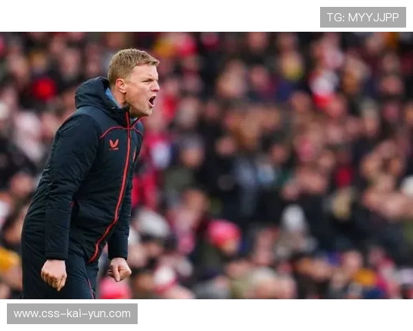 埃迪·豪中场调度组织反击 埃迪·豪中场调度组织反击