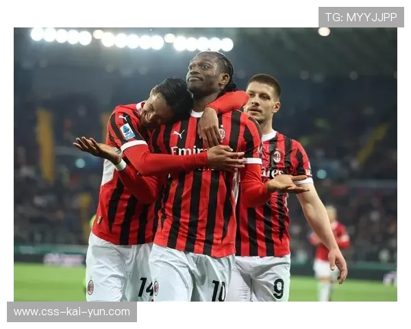 莱奥单刀踢破对方防线AC米兰领先